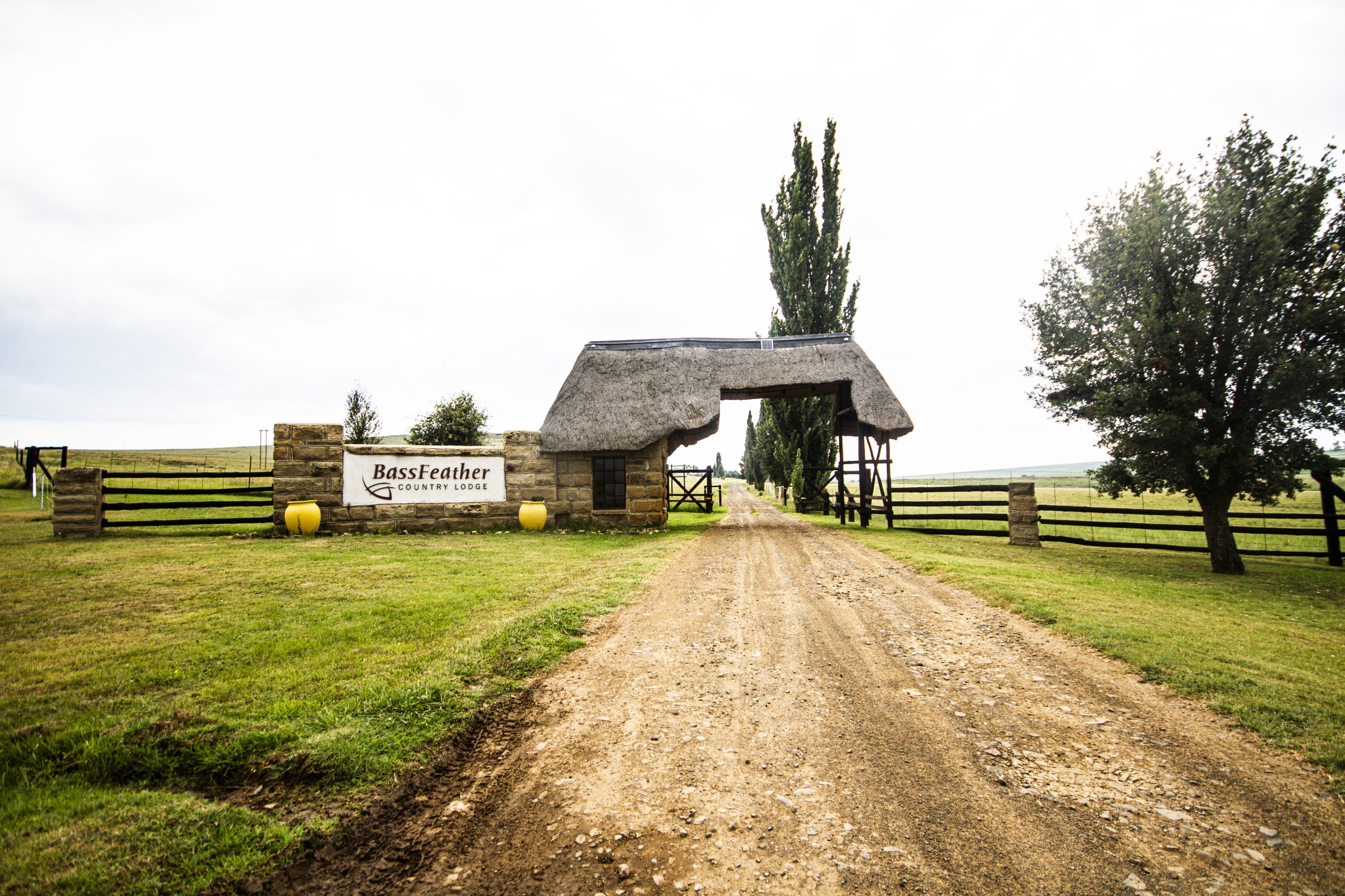 Bassfeather Country Lodge exterior